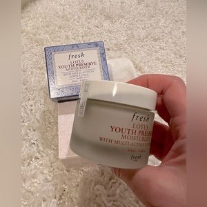FRESH lotus youth preserve moisturizer